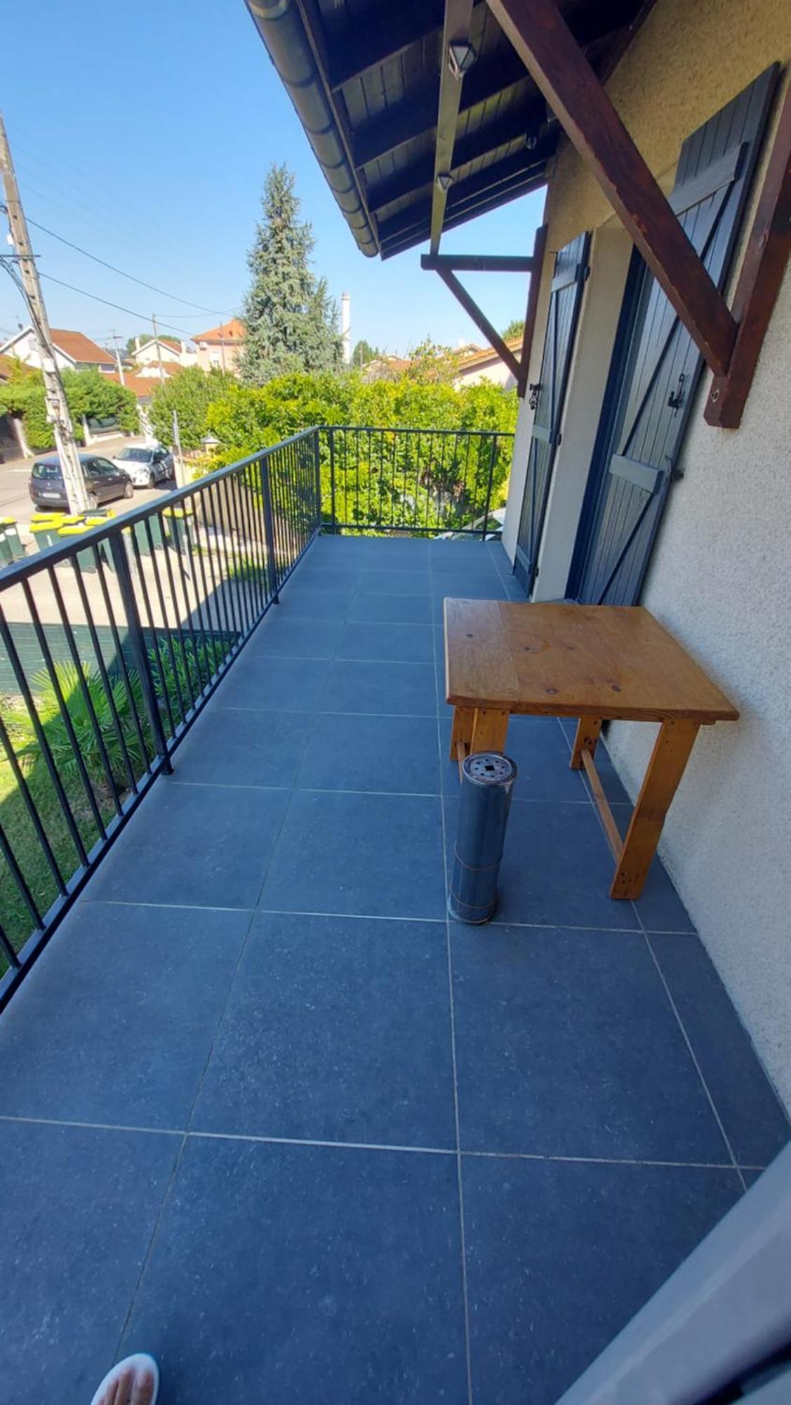 K&N - Maison A Partager Avec D'Autres Voyageurs - Chambre Privee - Jardin - Balcon Vaulx-en-Velin Exteriör bild